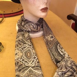 Collections Eighteen paisley scarf